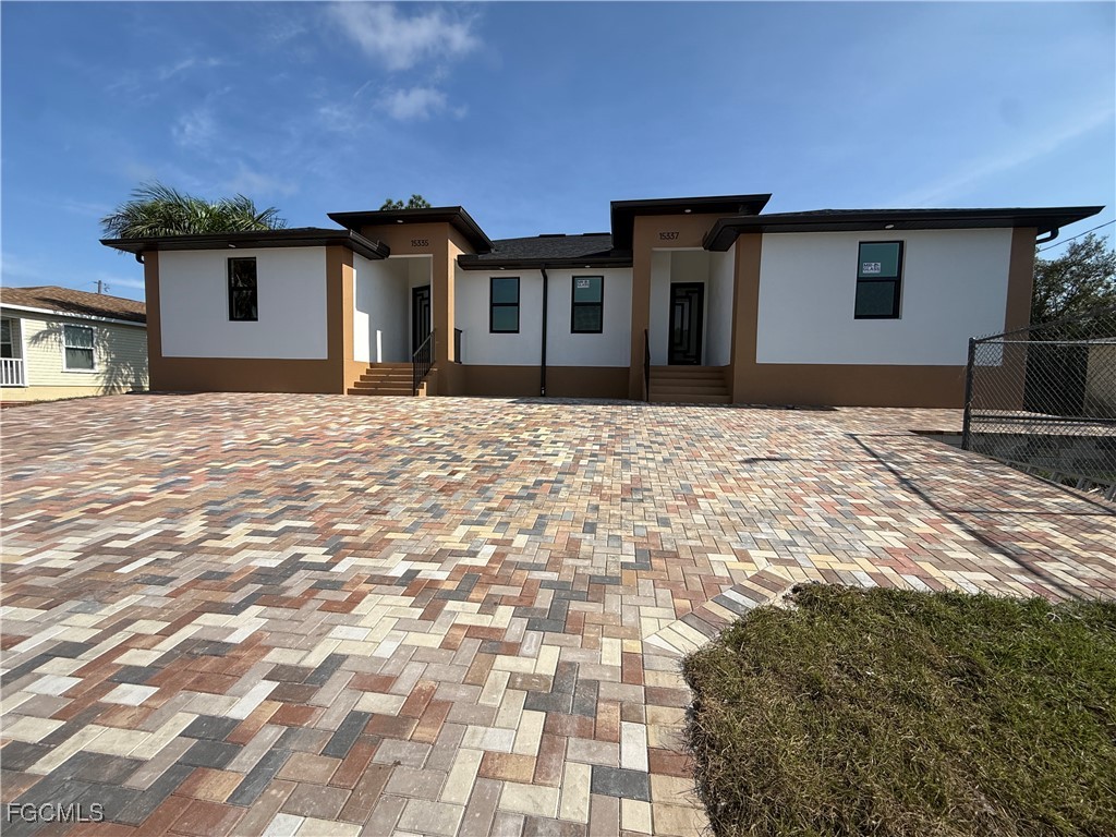 15335/ 15337  Wall Drive