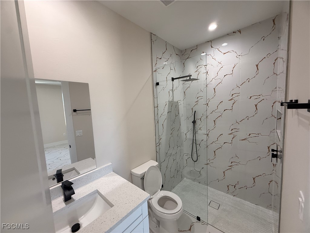 15335/ 15337  Wall Drive