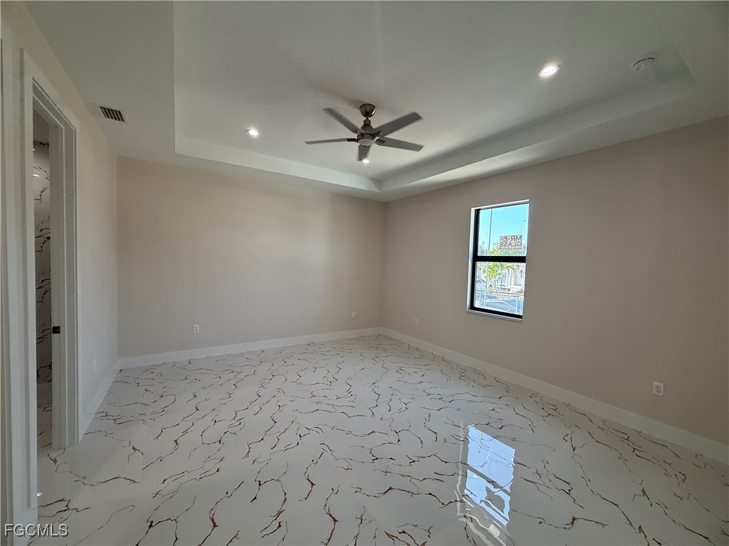 15335/ 15337  Wall Drive