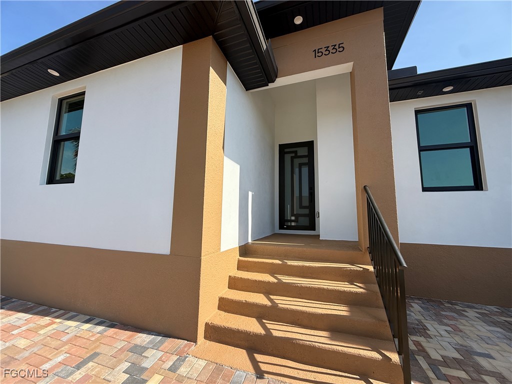 15335/ 15337  Wall Drive