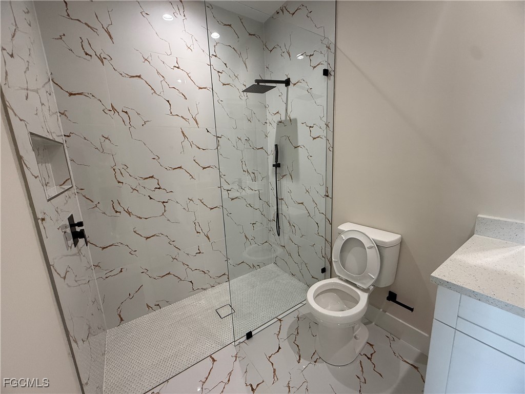 15335/ 15337  Wall Drive