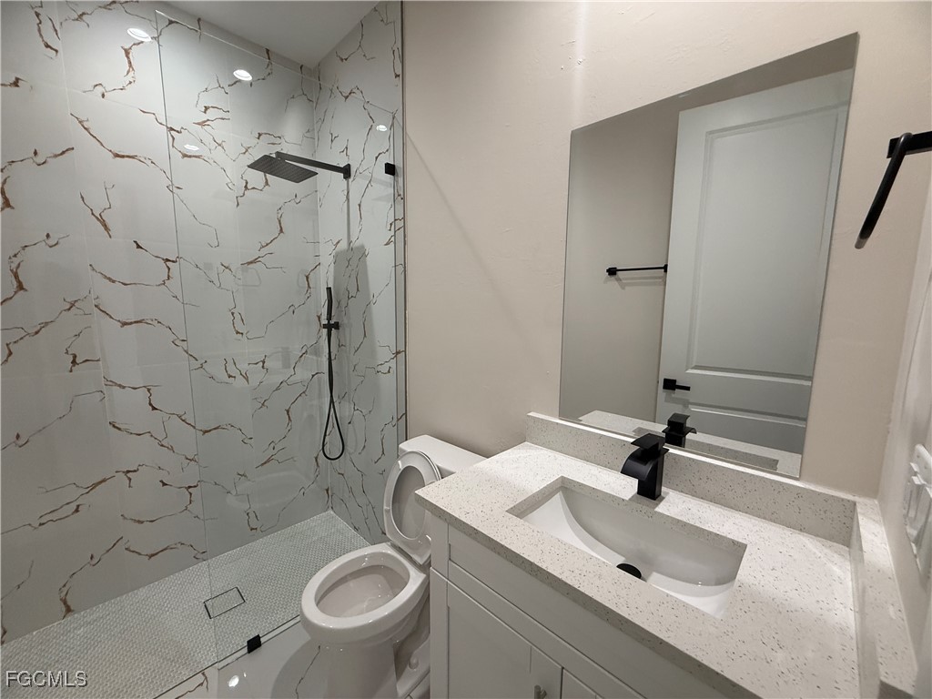 15335/ 15337  Wall Drive