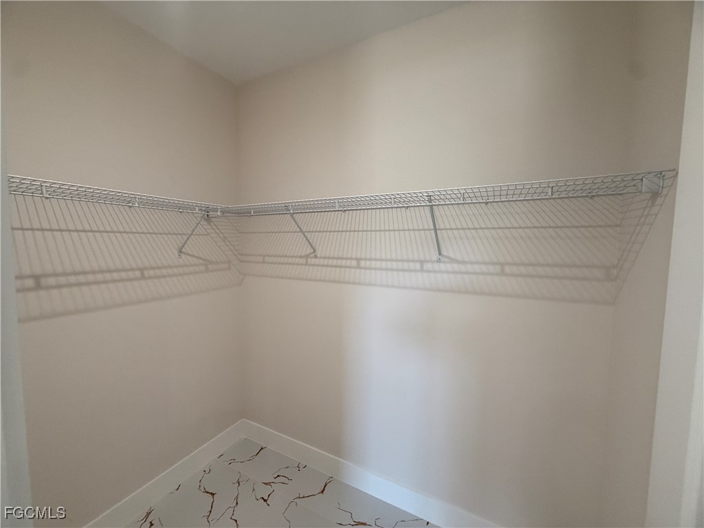 15335/ 15337  Wall Drive