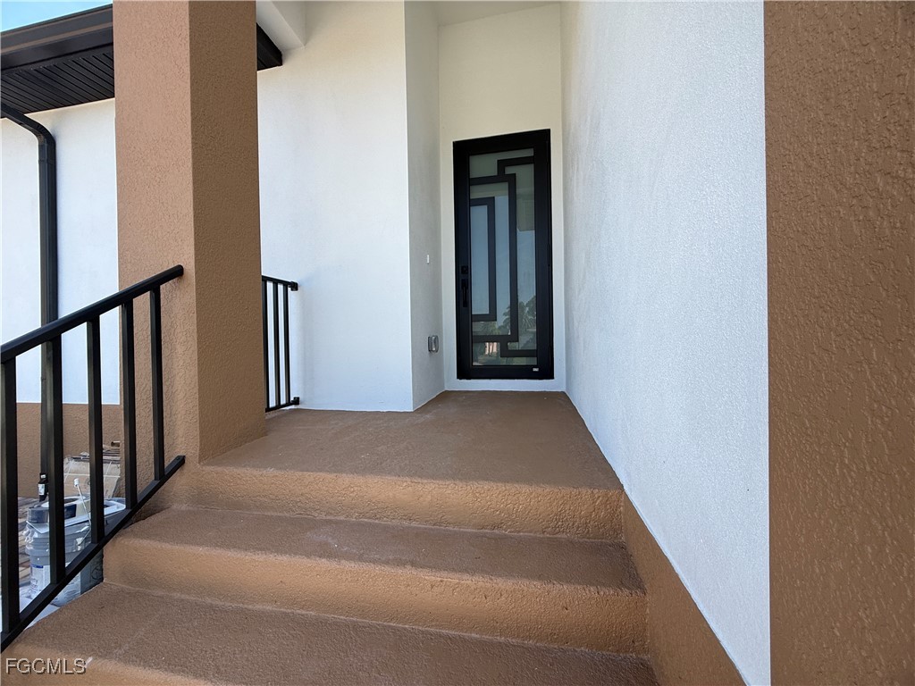 15335/ 15337  Wall Drive