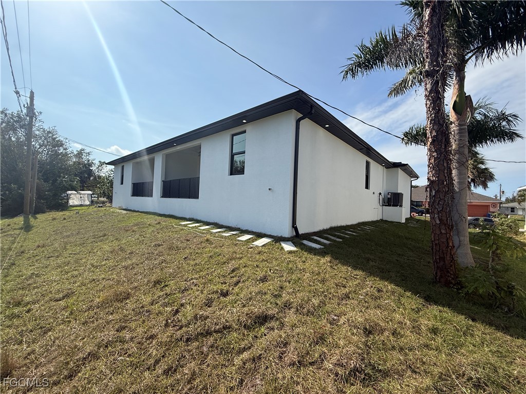 15335/ 15337  Wall Drive