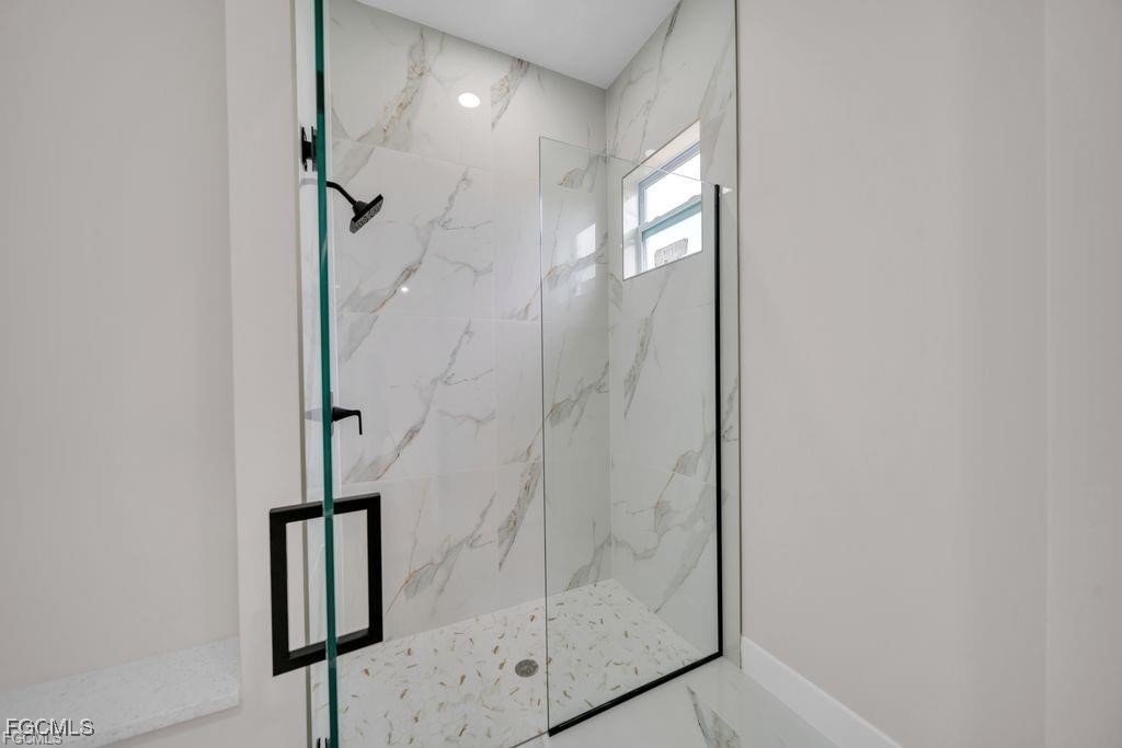 4648/4650  Leonard Boulevard