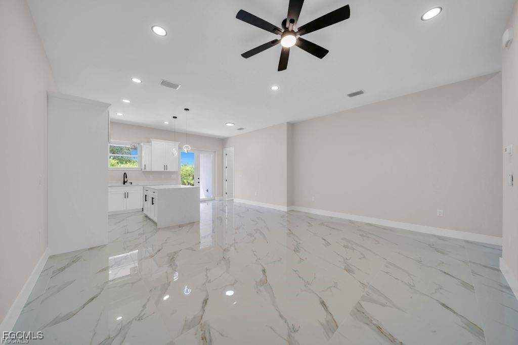 4648/4650  Leonard Boulevard