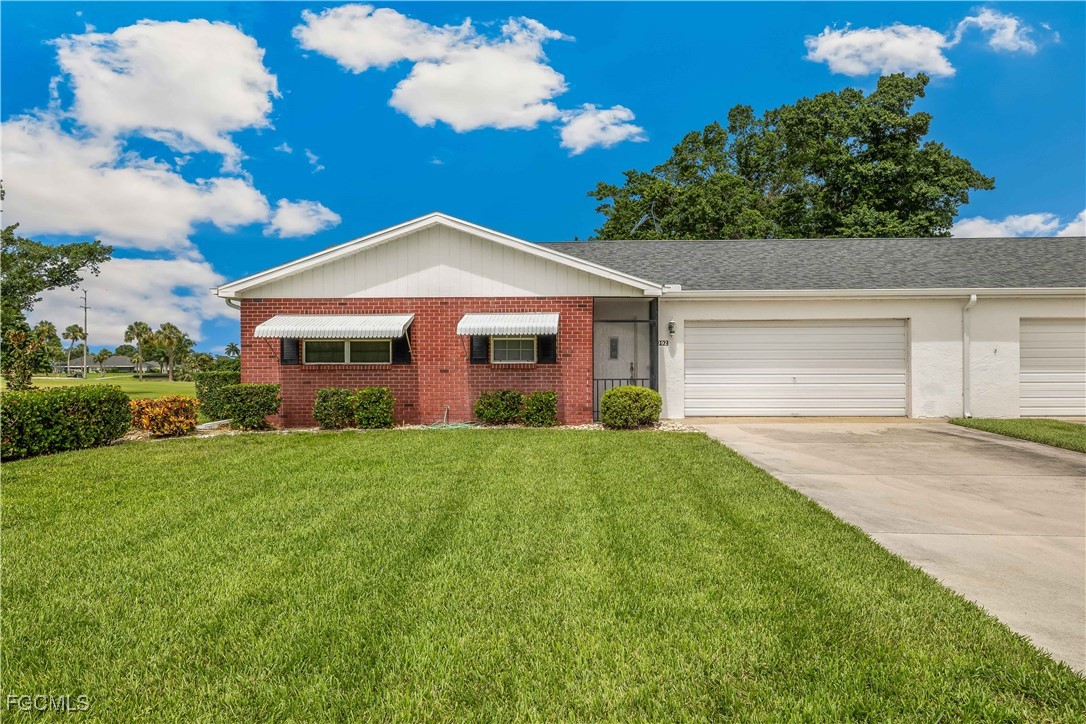 6992 Edgewater Circle