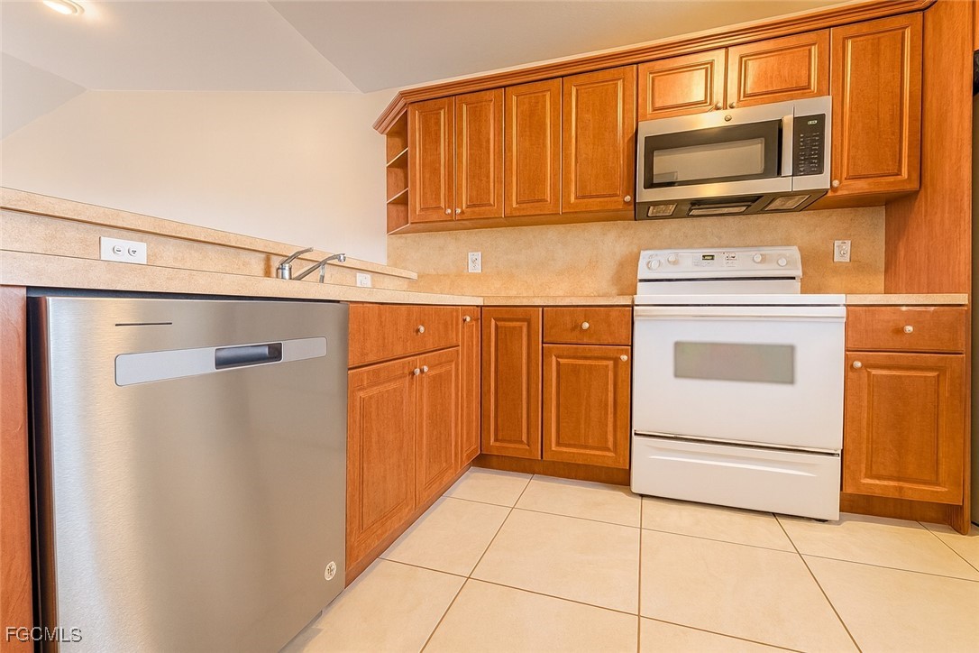 4137 Skyline Boulevard, Apt 5