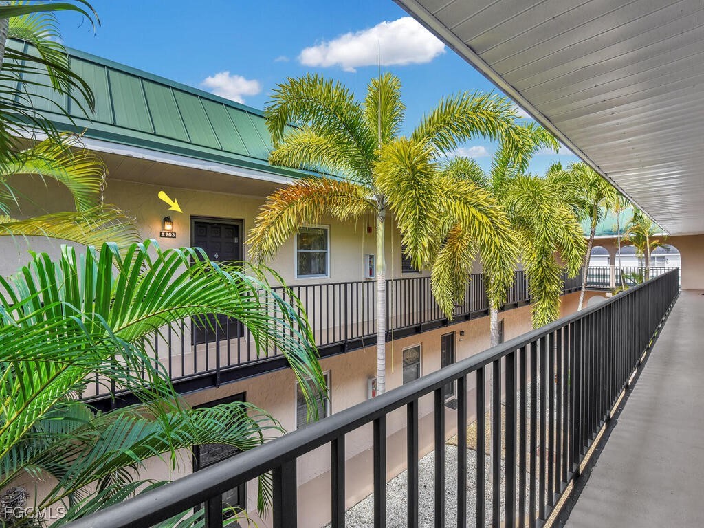 3901  Del Prado Boulevard, Apt 203