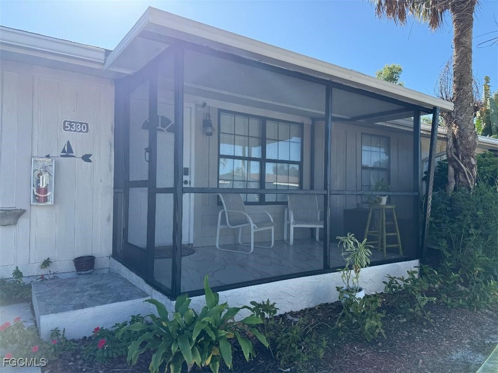 5330  Treetops Drive, Apt F4