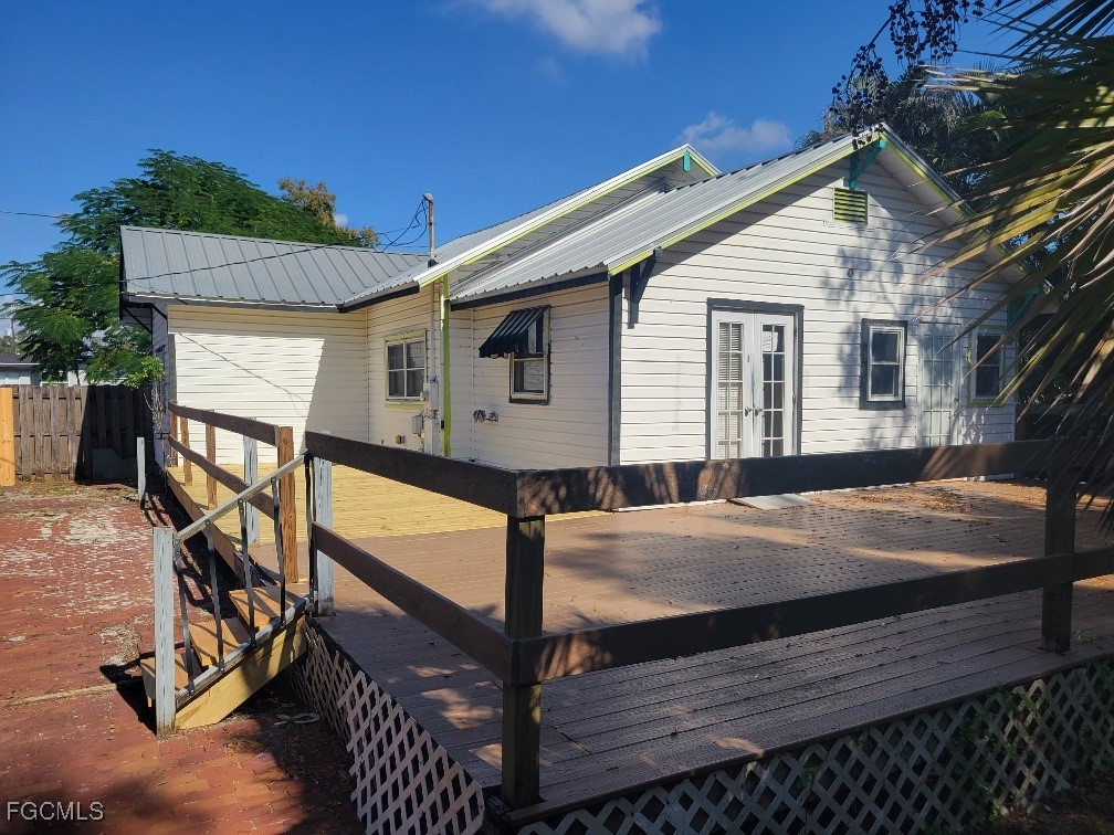 4272/4278  Scott Avenue