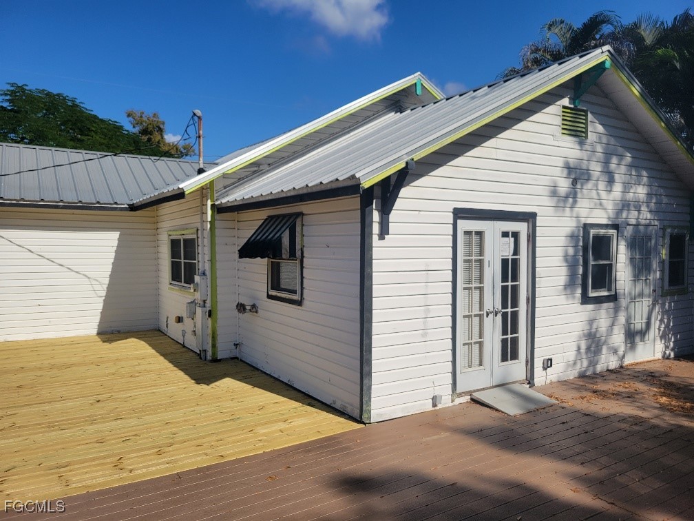 4272/4278  Scott Avenue