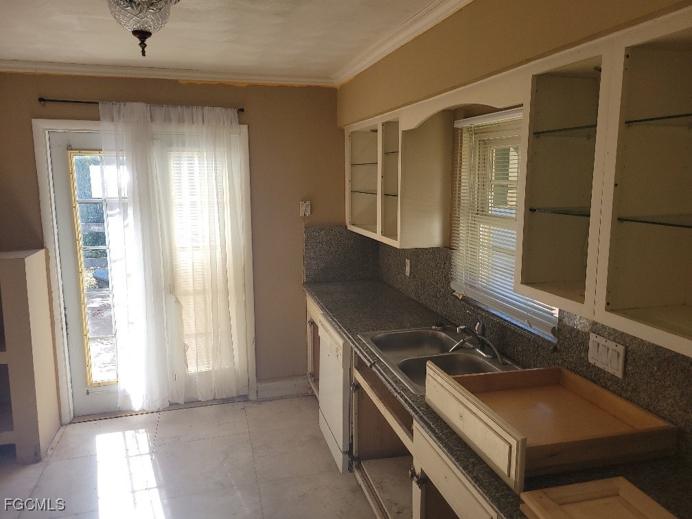 4272/4278  Scott Avenue