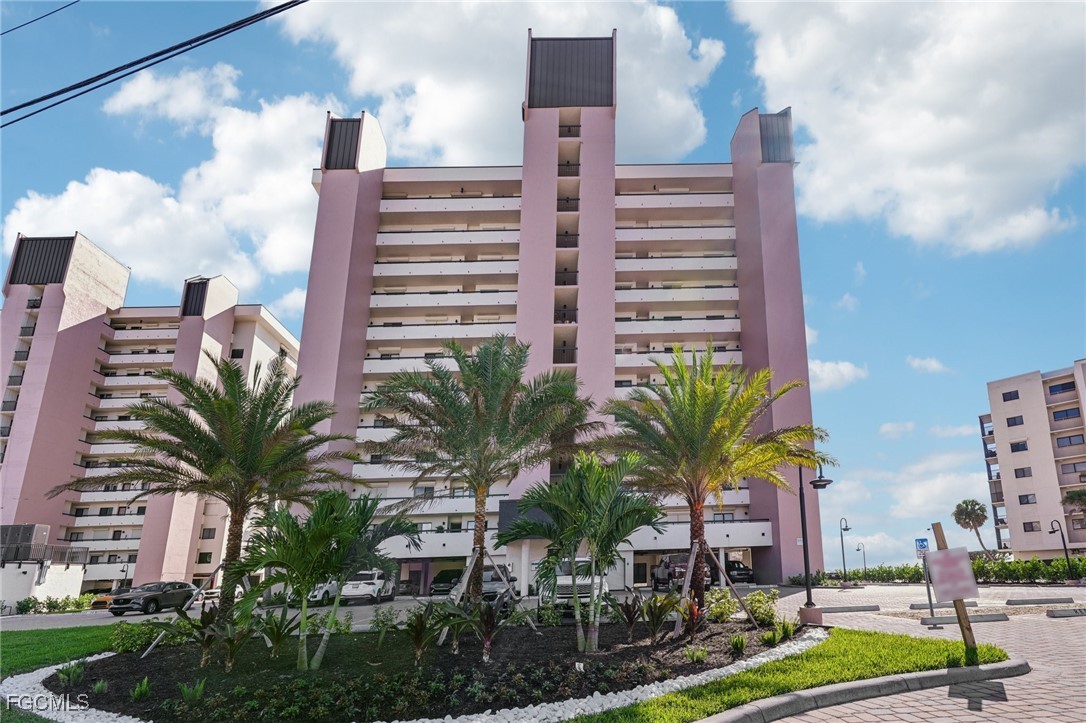 8400  Estero Boulevard, Apt 604