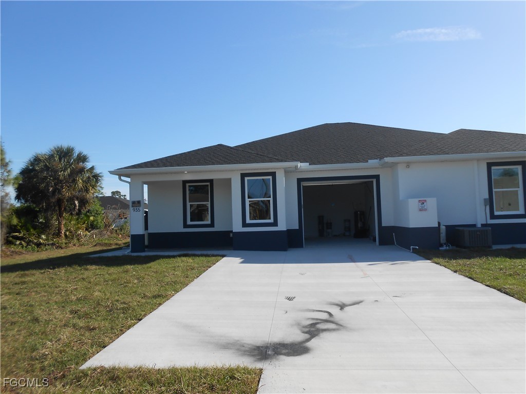 935  Graystone Avenue