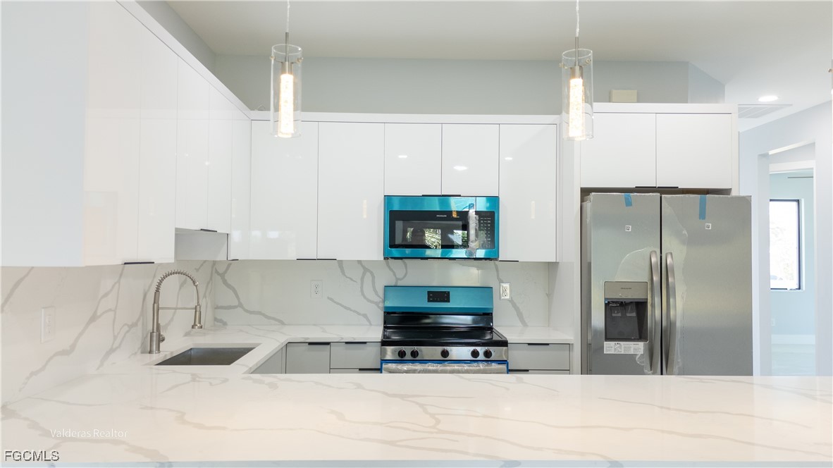 2404/2406  Crawford Avenue