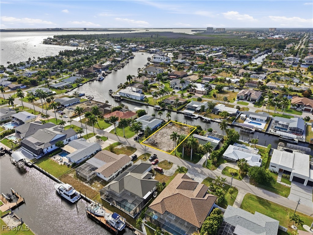 5338  Bayshore Avenue