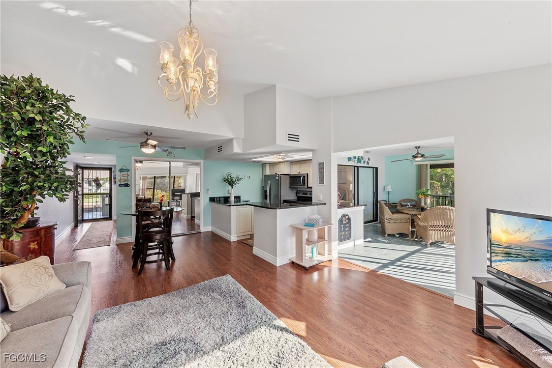 5970  Trailwinds Drive, Apt 121