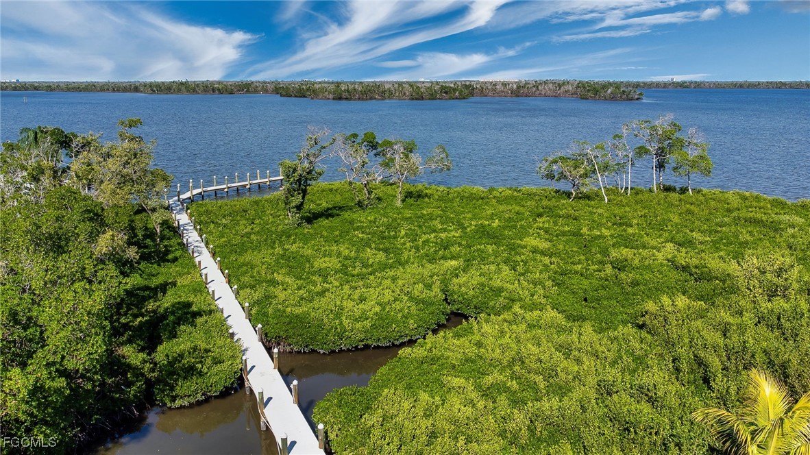 21520/522  Indian Bayou Drive