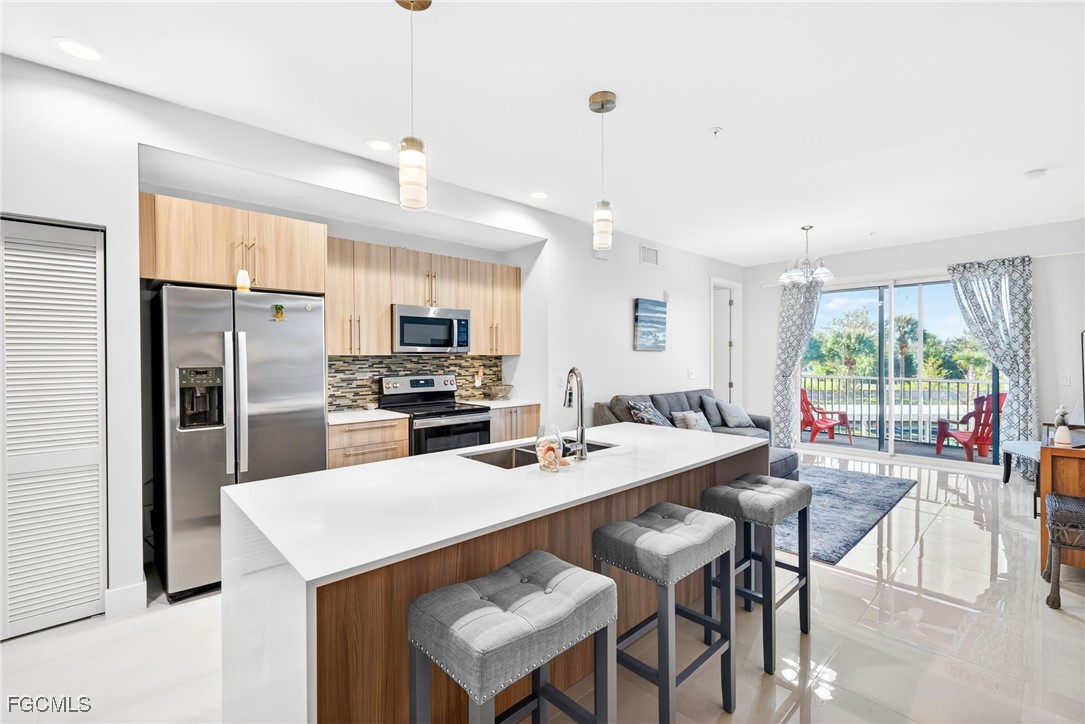 15901 Royal Pointe Lane, Apt 202