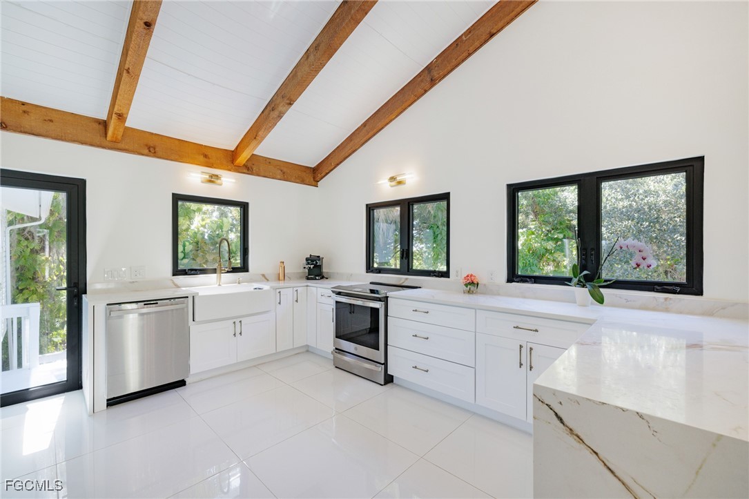 19481/483 S River Road