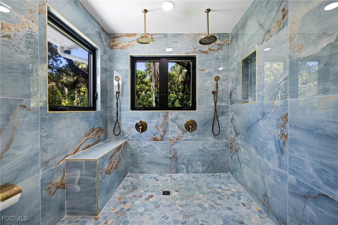 19481/483 S River Road