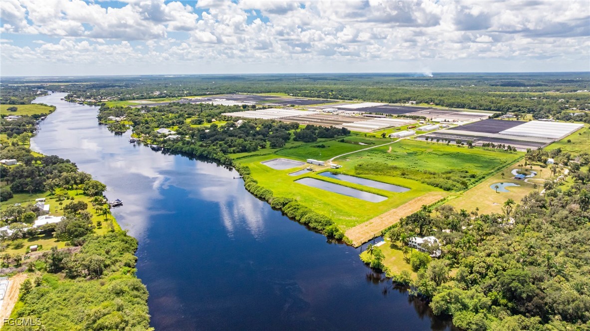 19481/483 S River Road