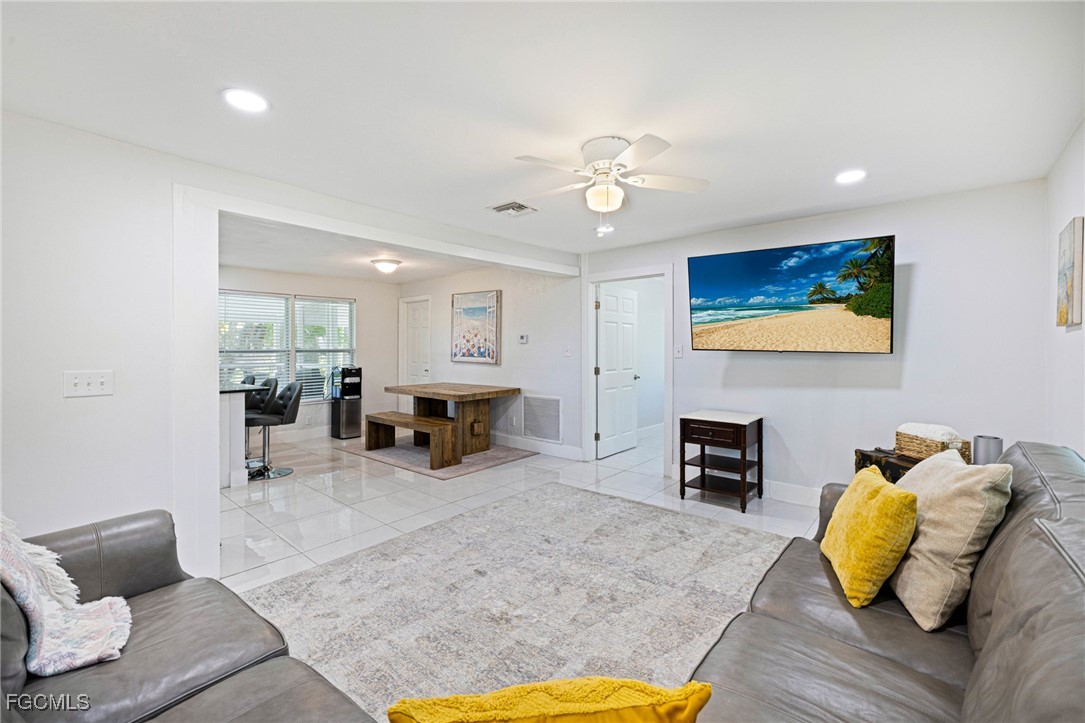 19481/483 S River Road