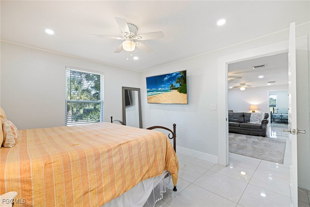 19481/483 S River Road