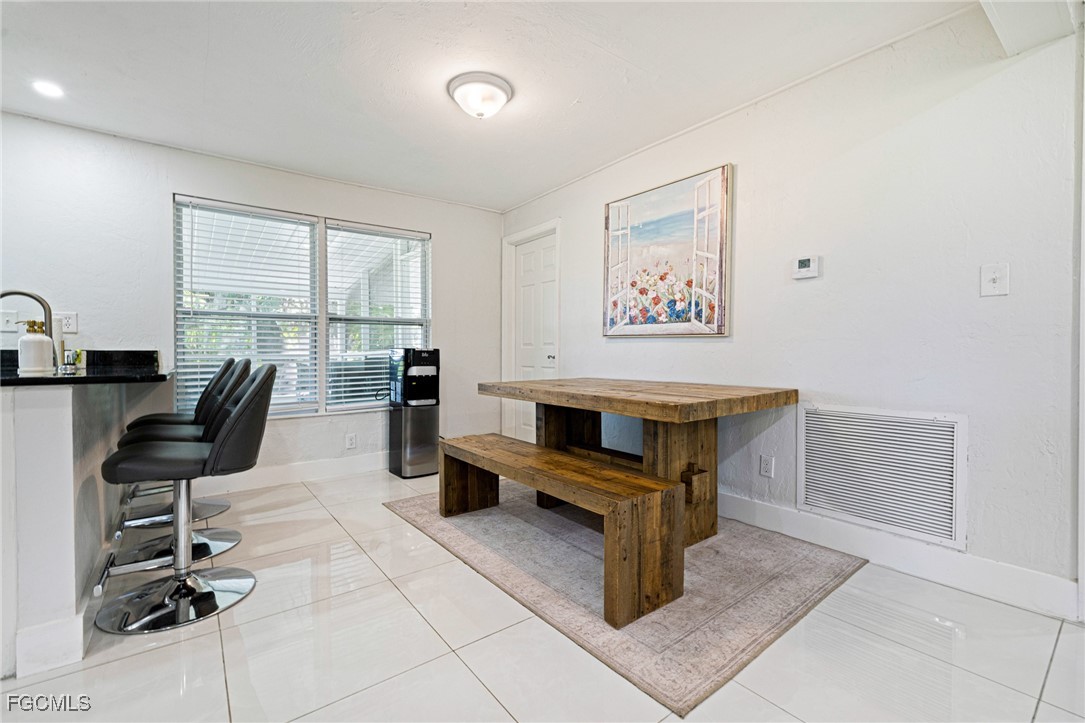 19481/483 S River Road