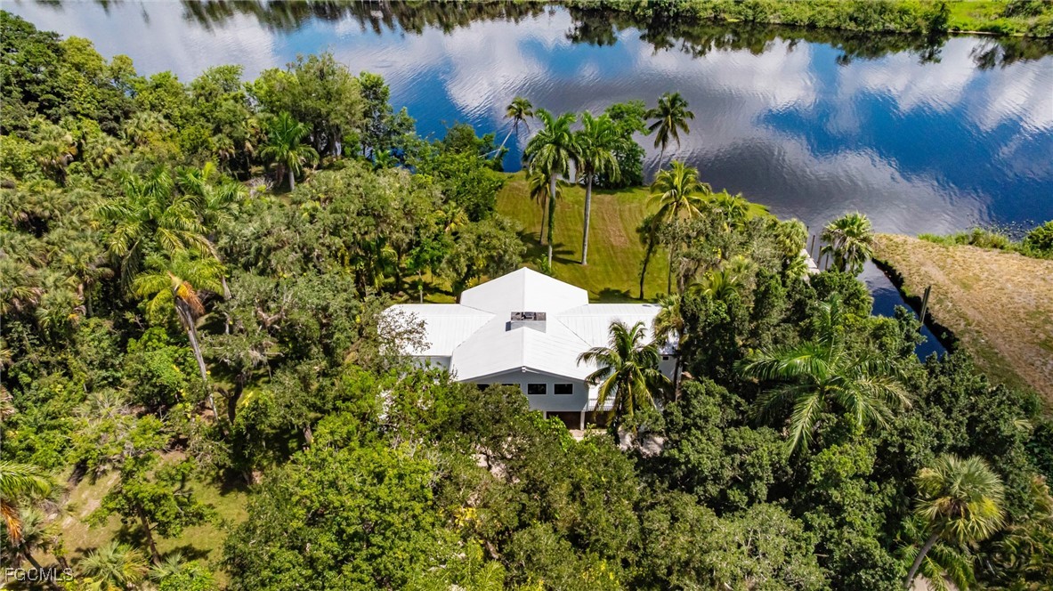 19481/483 S River Road