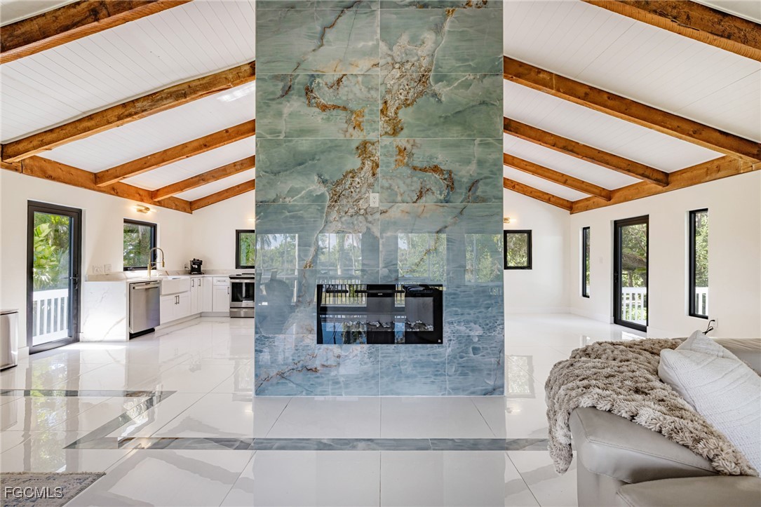 19481/483 S River Road