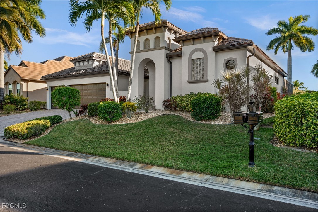 8922  Tropical Court