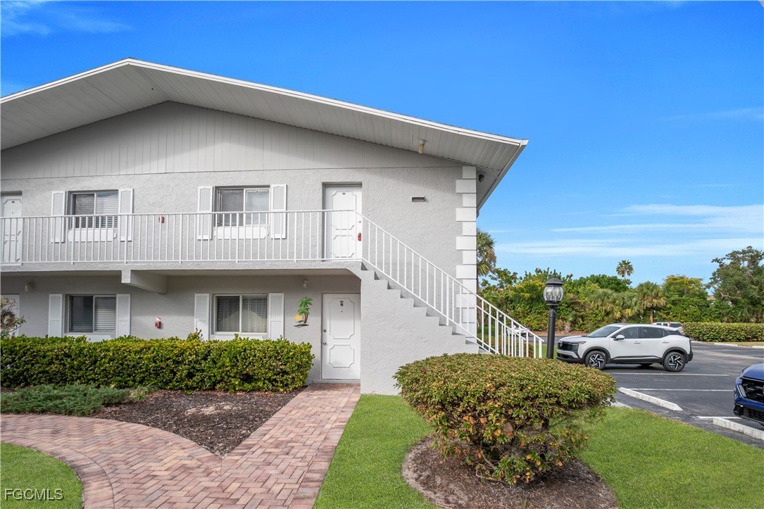 8071  Country Road, Apt 206