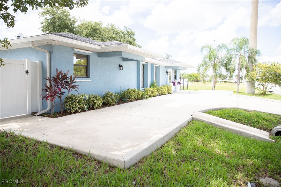 2828  Santa Barbara Boulevard