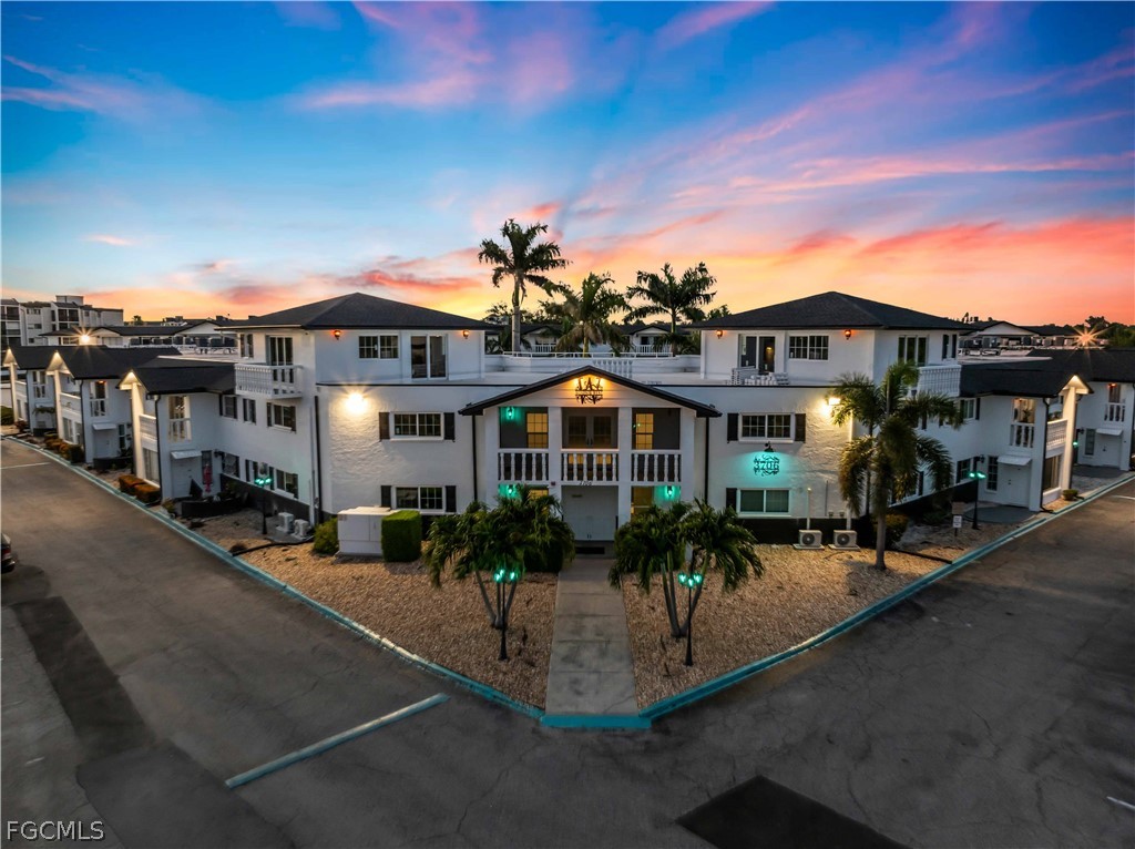 3704  Broadway, Apt 112