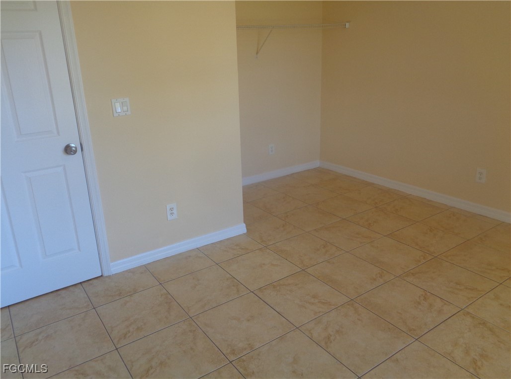 461/463  Loretta Avenue