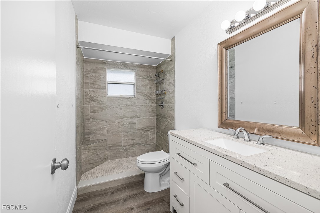 4012/4014 SW 16TH Place