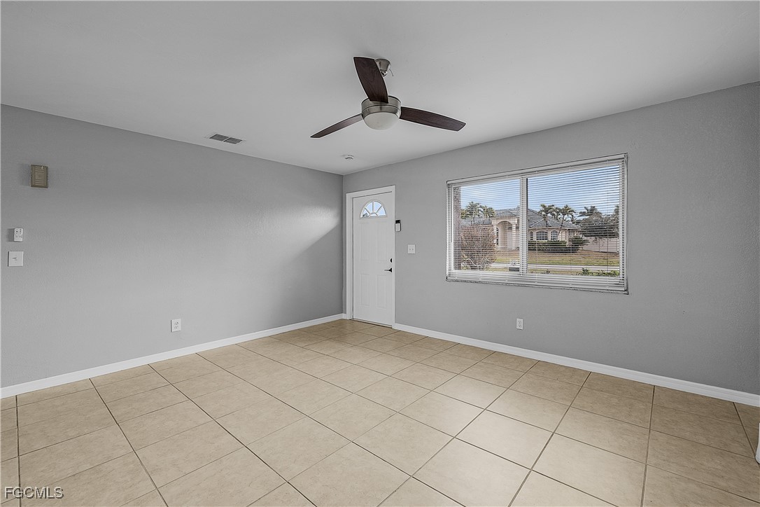 4012/4014 SW 16TH Place