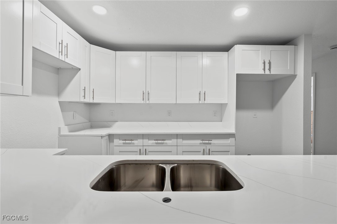 349/351  Rockland Street