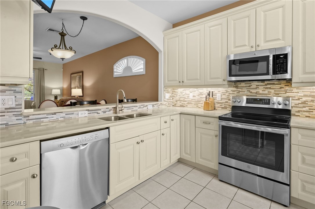 8103 Woodridge Pointe Drive