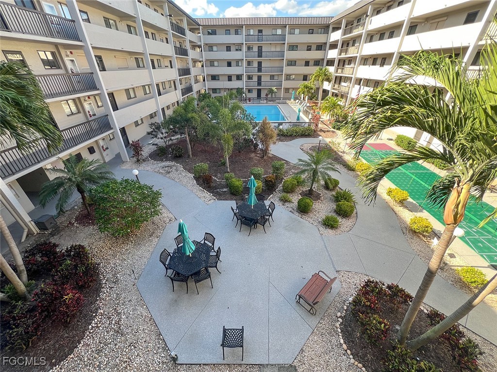 2121 Collier Avenue, Apt 316