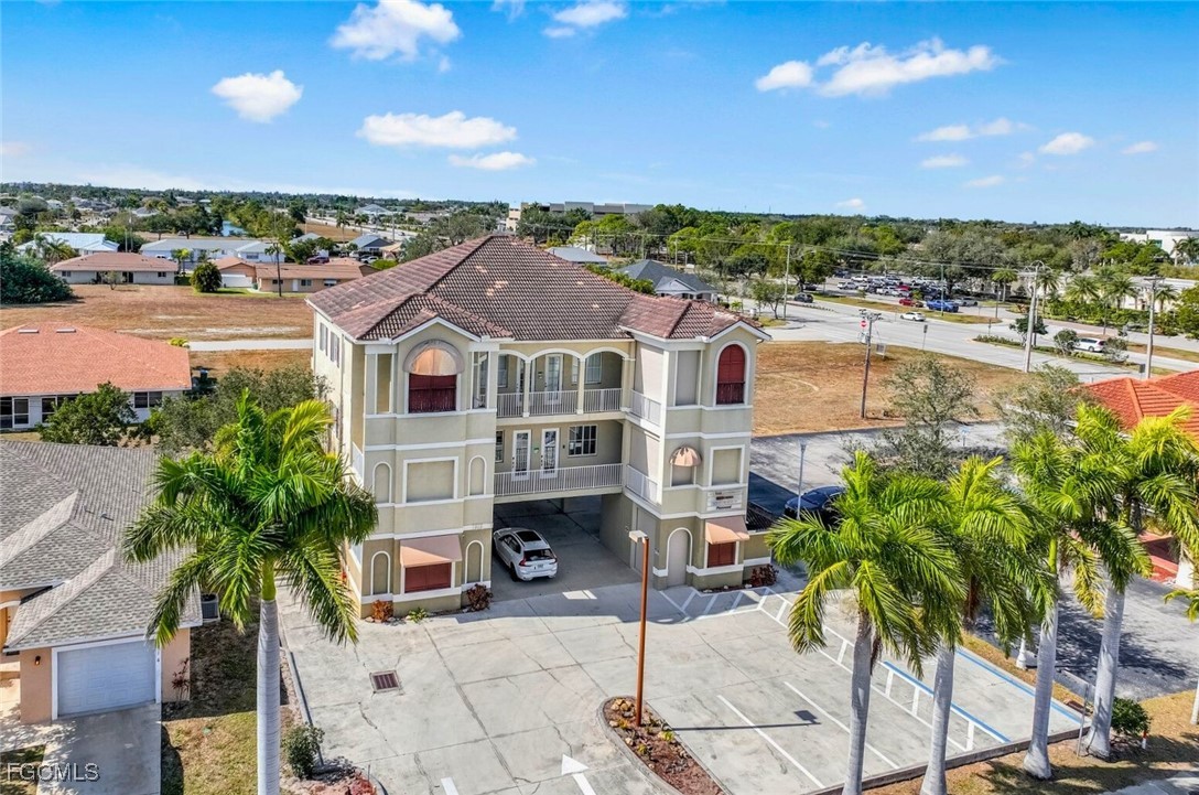 1212  Country Club Boulevard