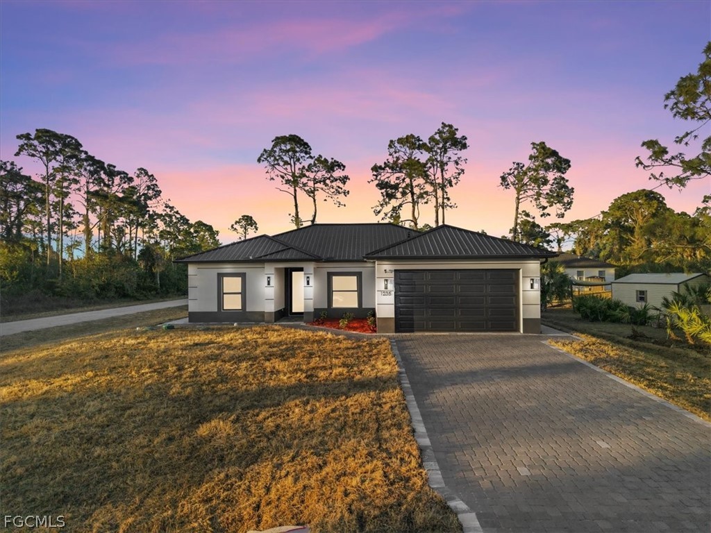 1235 COUNT ST E Street