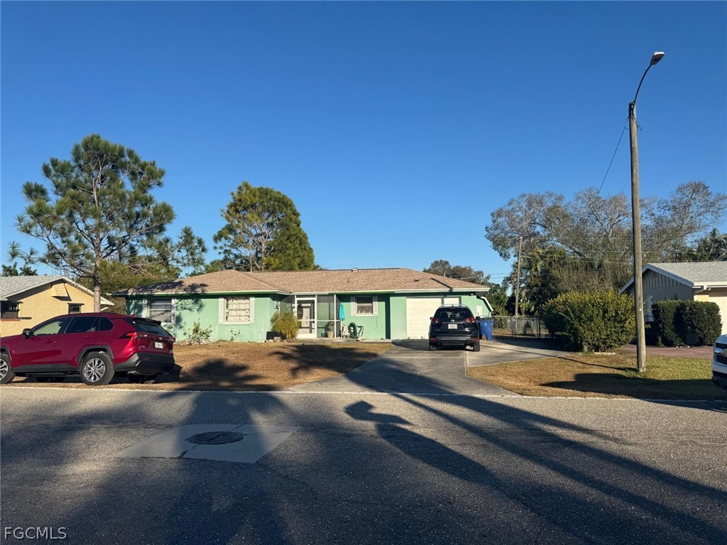 2202  Parkview Drive