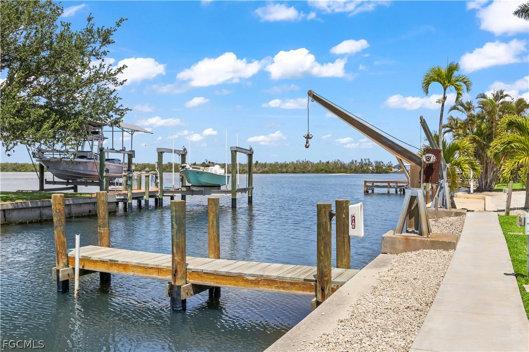 12200/12210  Shoreview Drive