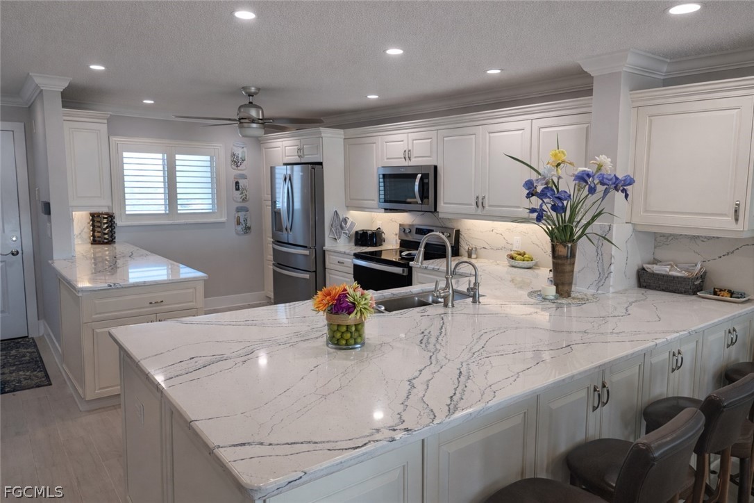 4309  Mariner Way, Apt 405