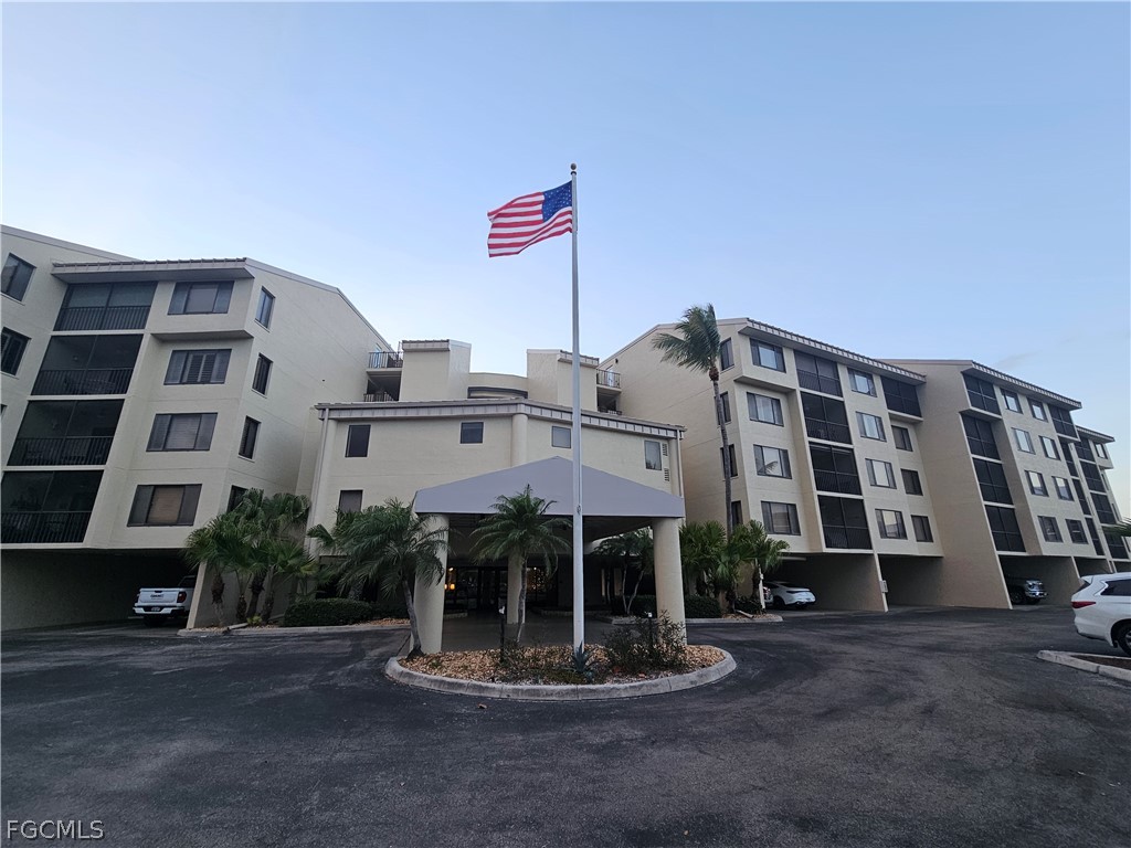 7327 Estero Boulevard, Apt 100