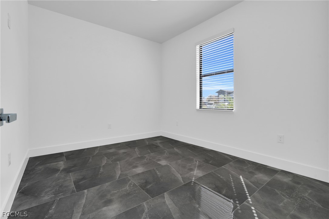 109/111  Harry Avenue